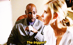 tumblr_mh5630Qjty1qkx3d4o8_250.gif